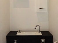 Combiné WC lave-mains WiCi Bati, film décoratif wengé noir et meubles Salgar - 3 sur 4 